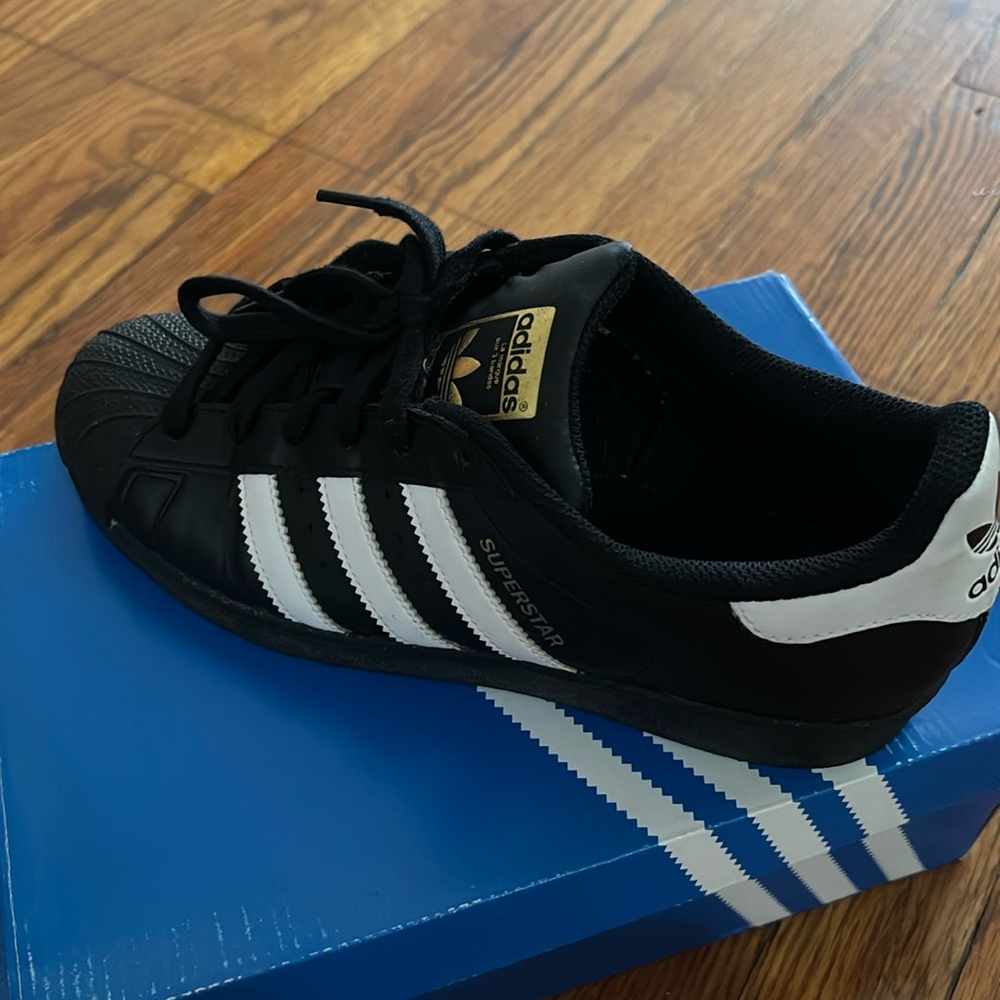 Adidas kids size 61/2